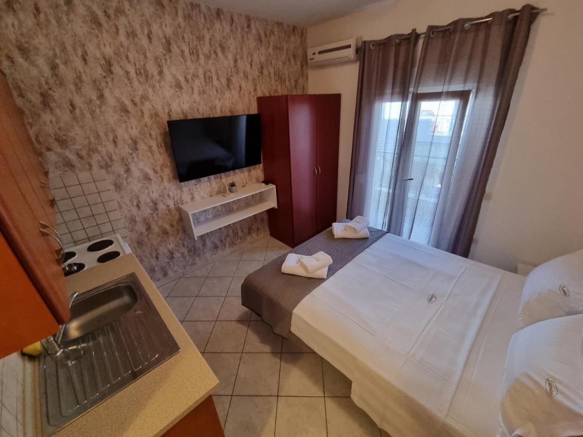 Premium Suites Ofrínion Exterior photo