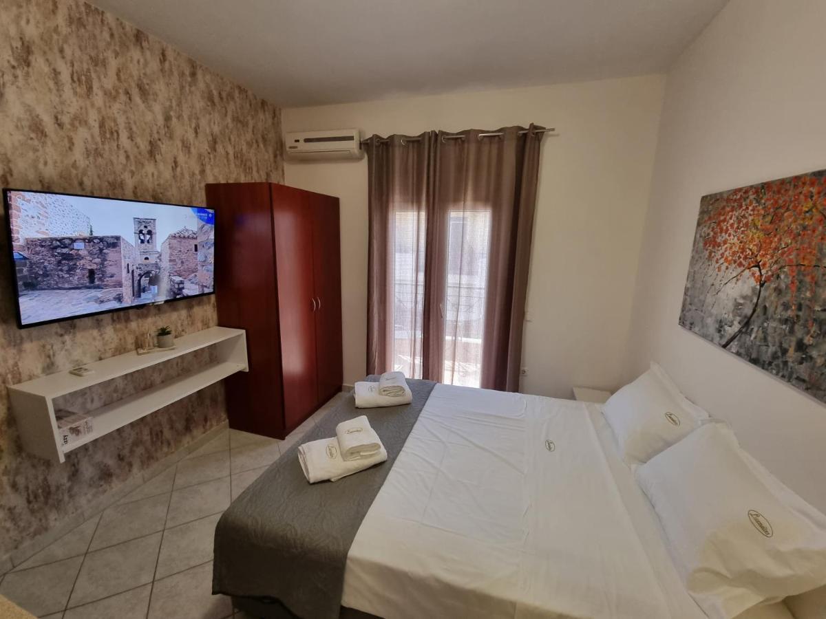 Premium Suites Ofrínion Exterior photo