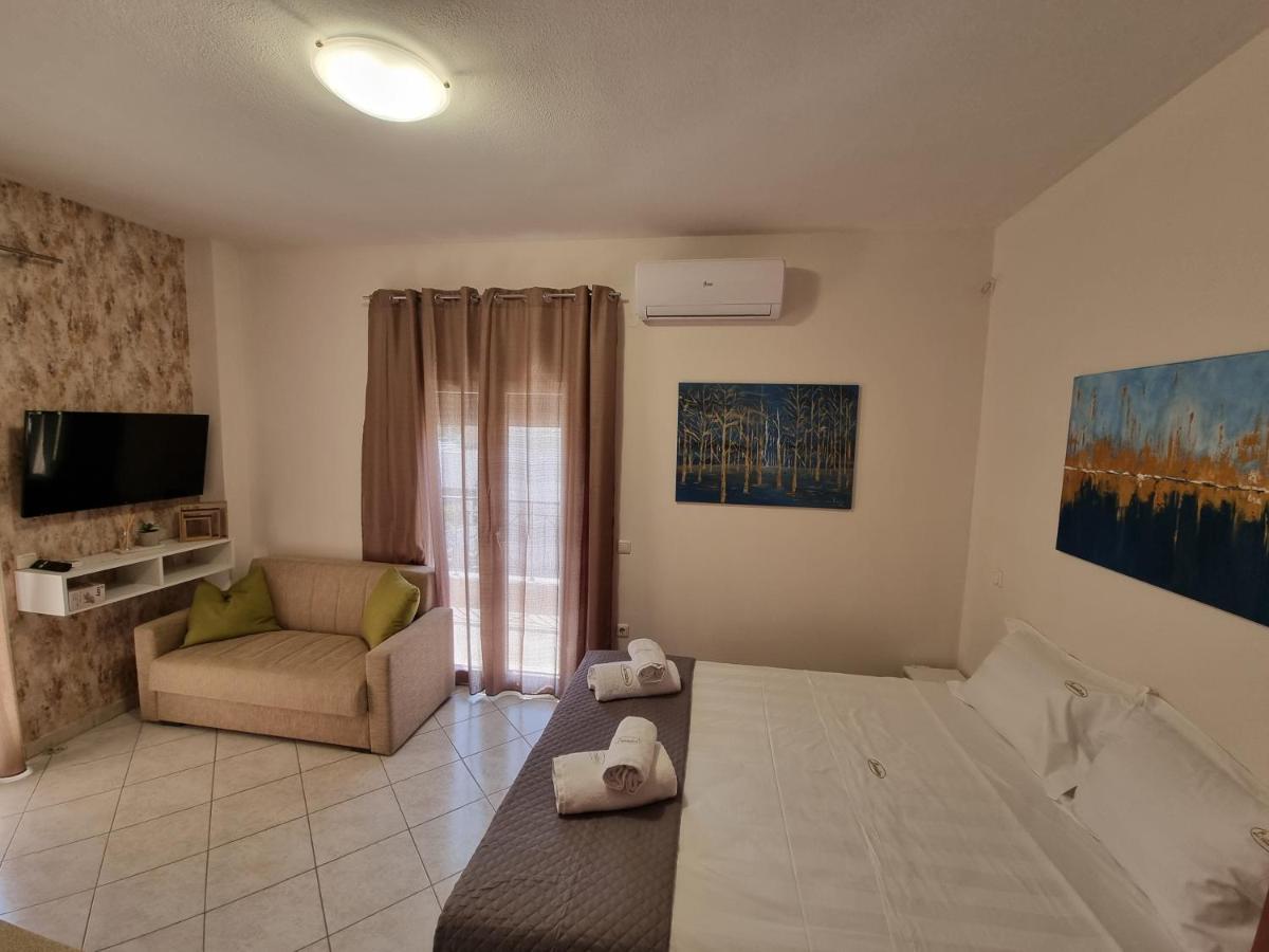 Premium Suites Ofrínion Exterior photo