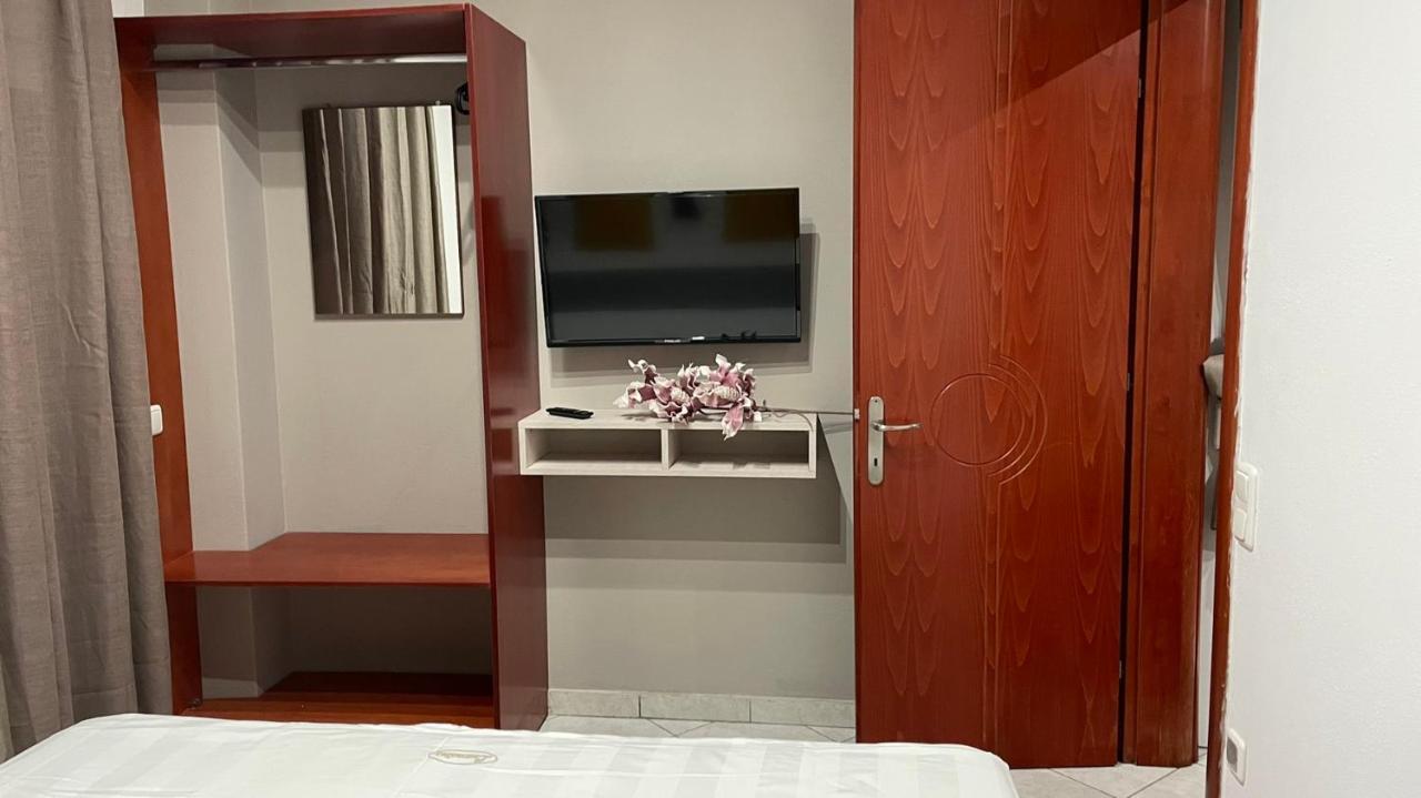 Premium Suites Ofrínion Exterior photo