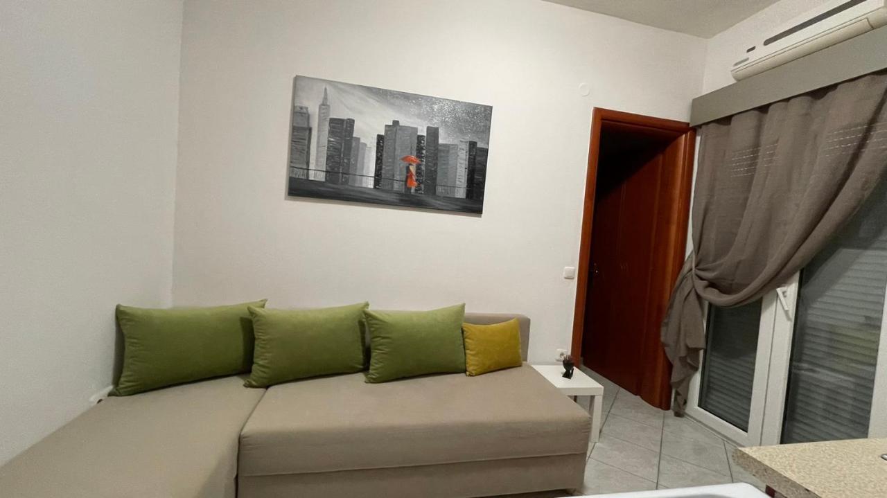 Premium Suites Ofrínion Exterior photo