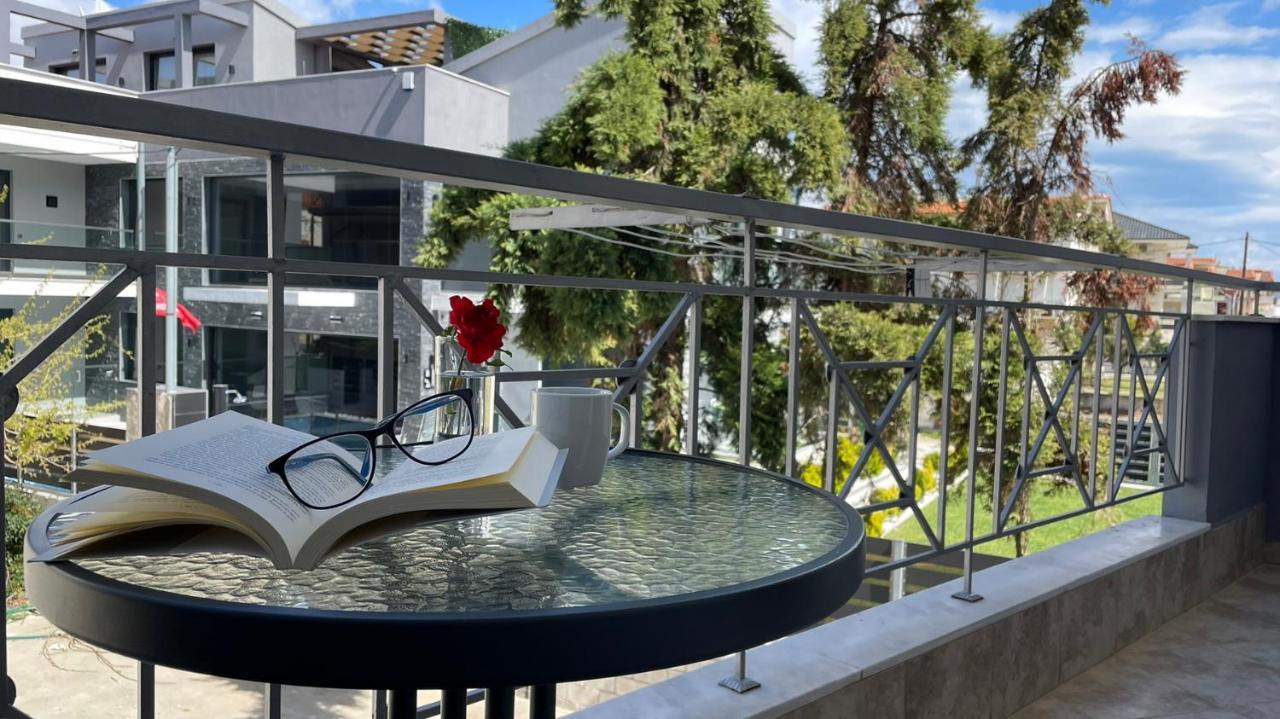 Premium Suites Ofrínion Exterior photo